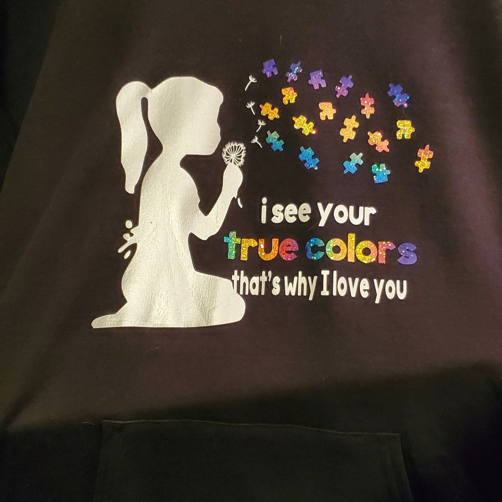 Hoodie or t-shirt also comes in little boy ©